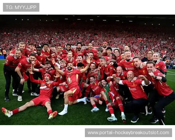 英超俱乐部与街头艺术家合作，打造主题壁画庆祝夺冠