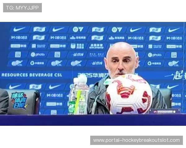 远征900公里目睹球队0-7惨败,英乙球员自掏腰包补偿球迷 远征900公里目睹球队0-7惨败,英乙球员自掏腰包补偿球迷